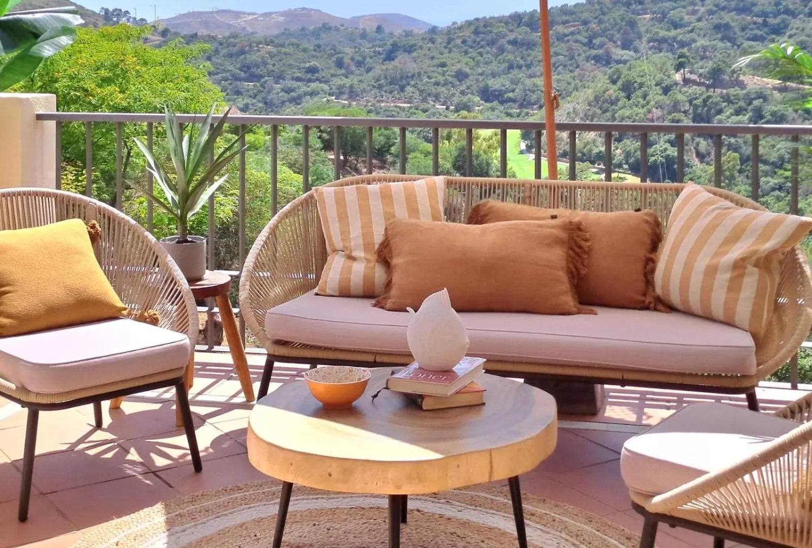 Noctua Arqueros Golf 019 Apartment Benahavis Spain